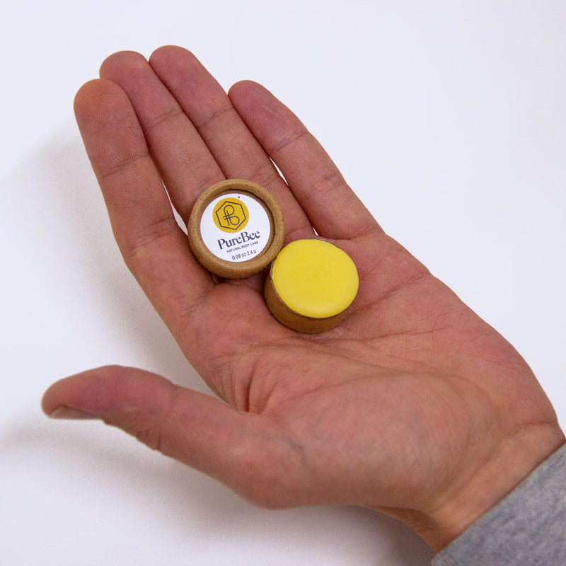 Lip care without aroma in a natural jar